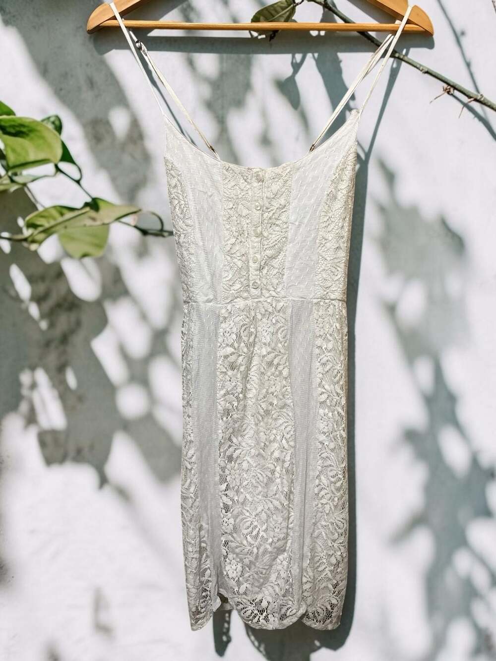 Abercrombie & Fitch Women's White Lace Sleeveless Button-Front Midi Dress